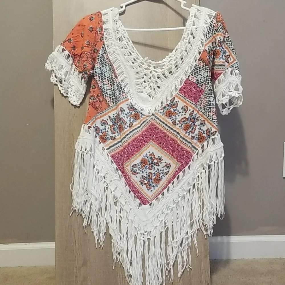 Vivid, size medium multi colored designed top - Picture 3 of 3